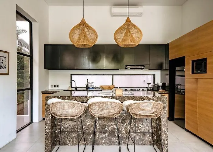 Aviela 3br With Sauna In Bingin 乌鲁瓦图