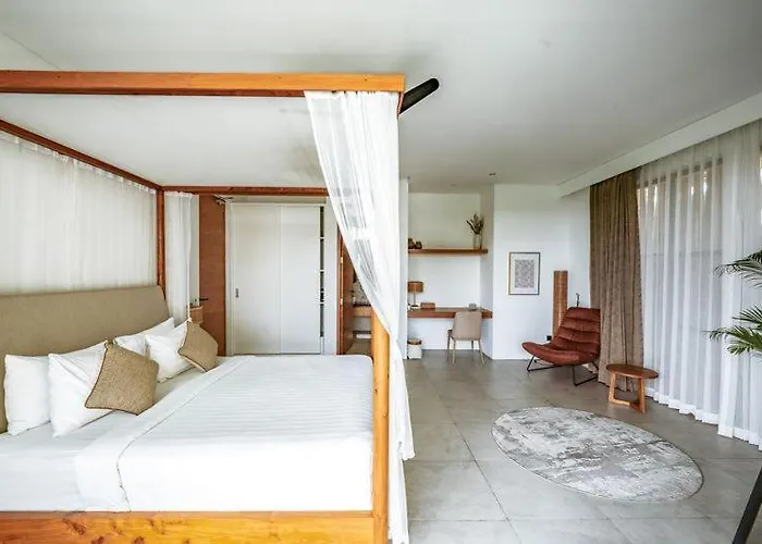 Aviela 3br With Sauna In Bingin