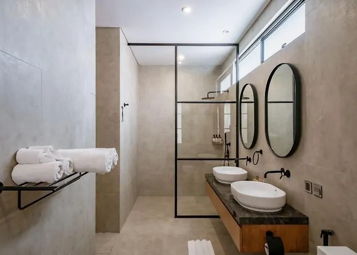 Aviela 3br With Sauna In Bingin 乌鲁瓦图