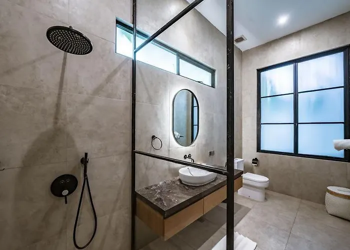 Aviela 3br With Sauna In Bingin